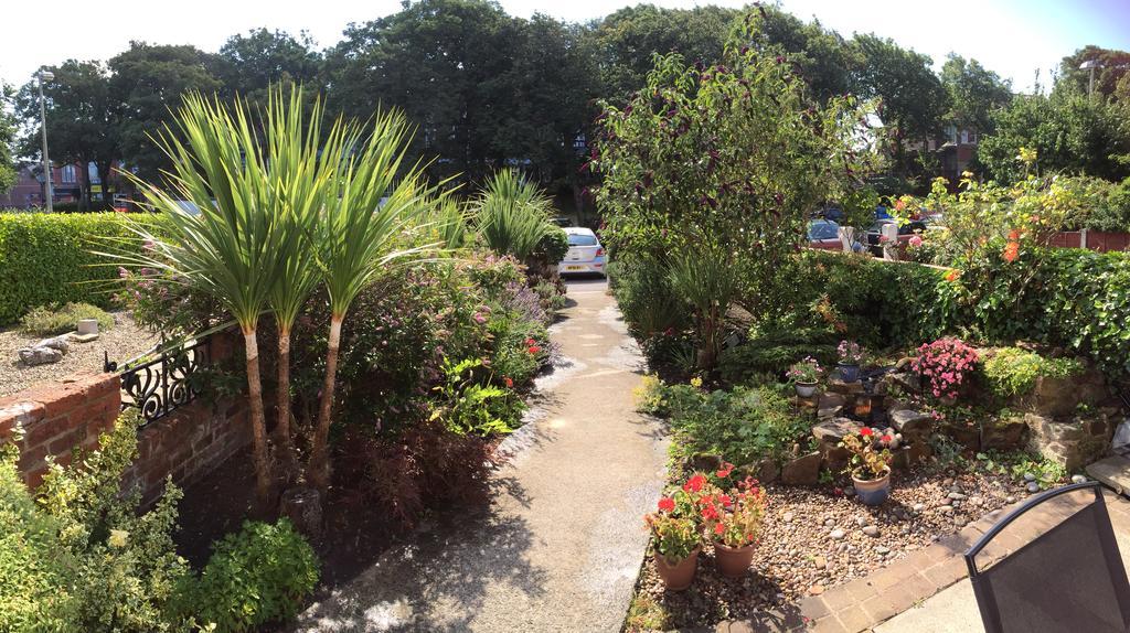 The Fairmile Bed & Breakfast Lytham St Annes Exterior foto